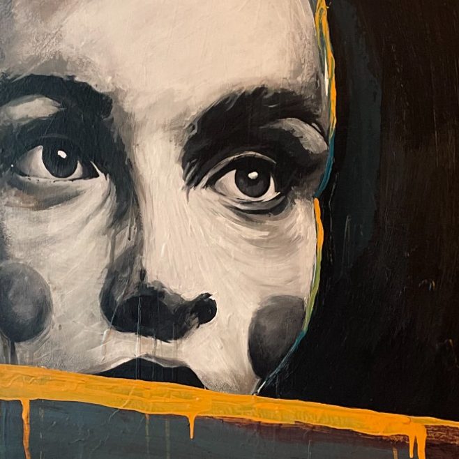 Art Porträt eines Gesichtes mit markanten Augen und roten Wangen, in einem künstlerischen Stil.